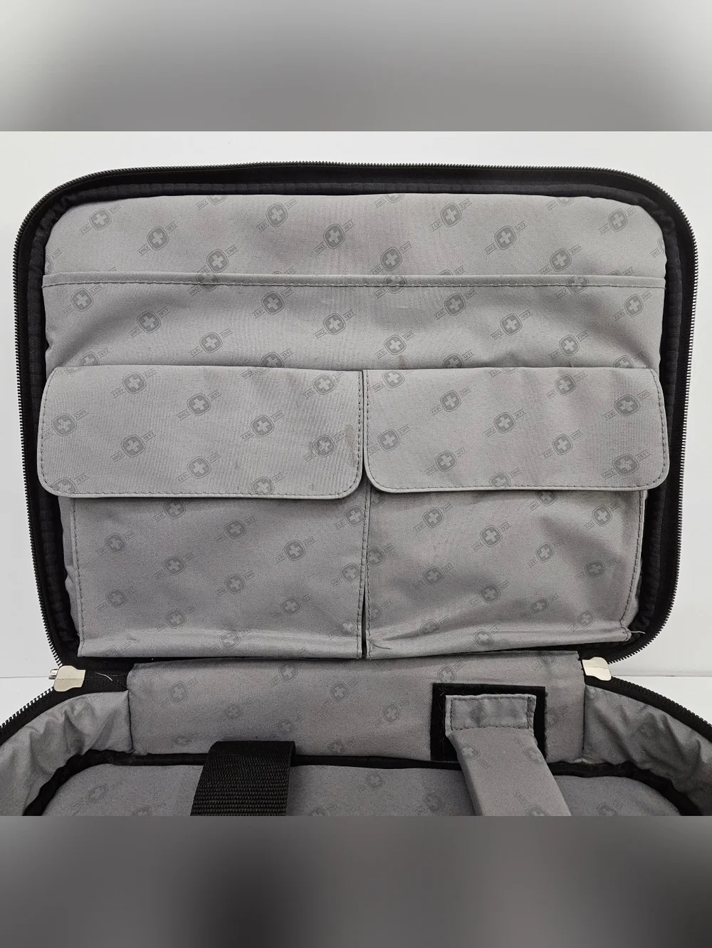 Wenger WA742602 Single Gusset 15.4